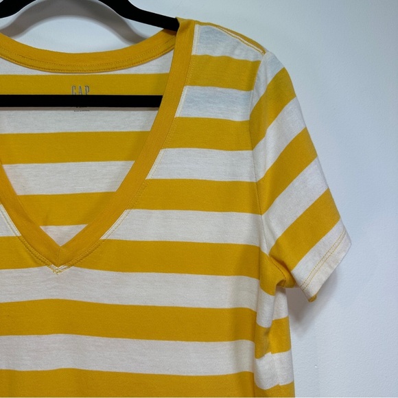 GAP Tall Yellow & White Striped V-Neck Tee | 100% Cotton | Size M Tall - Picture 2 of 3